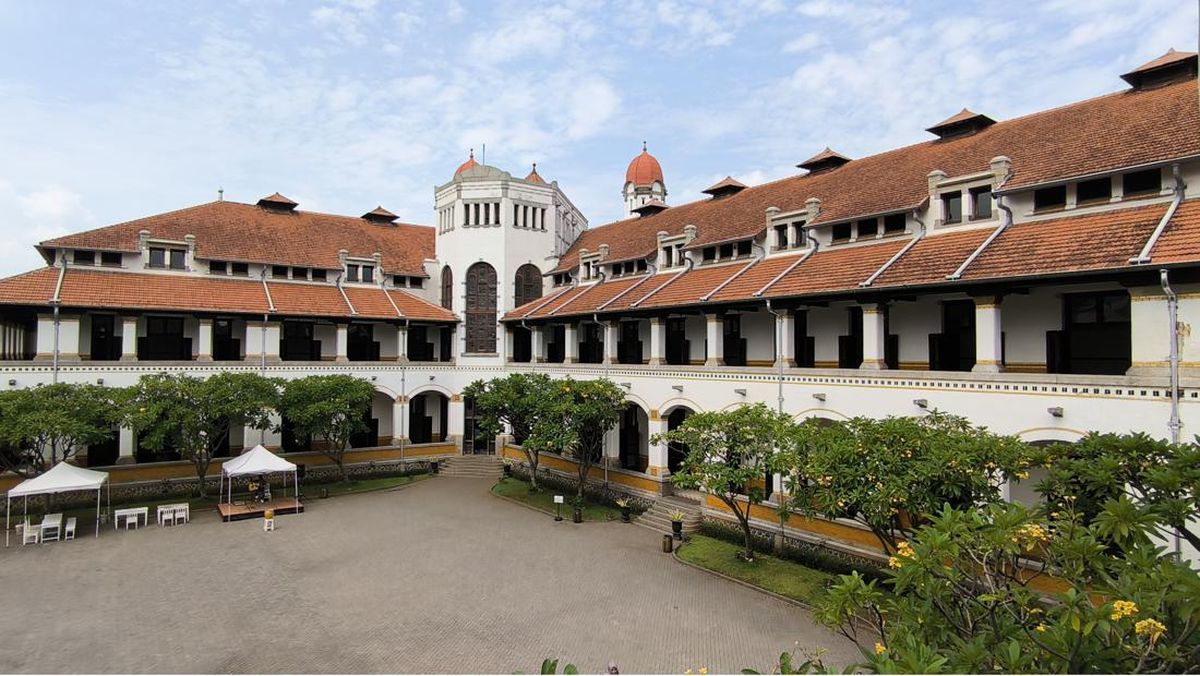 Foto Keindahan Lawangsewu di Kota Semarang - Tabibito Jateng